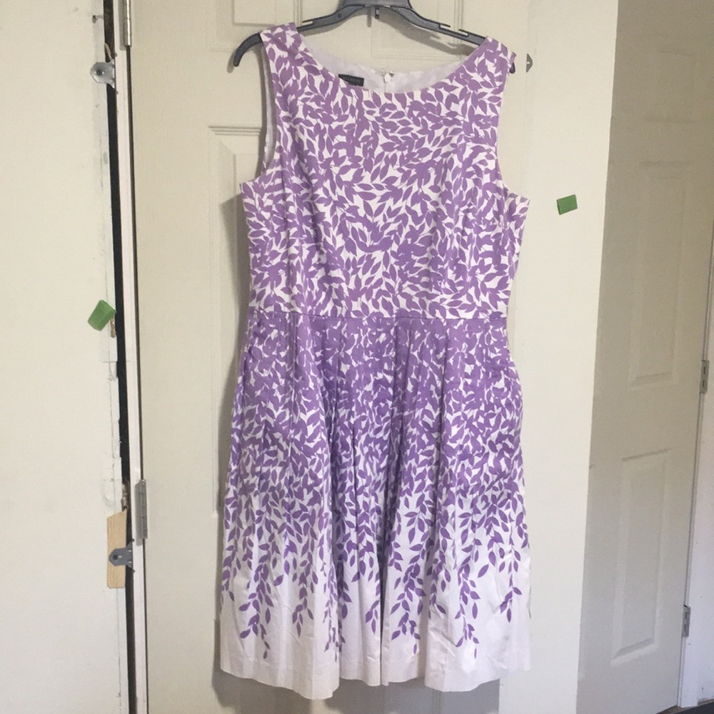 Talbots dress 12 98%cotton gorgeous purple&white leafs design great condition